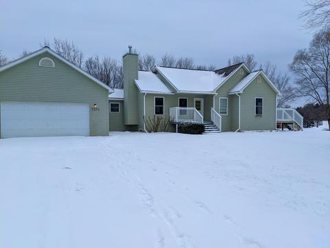 2894 E Baseline Rd, Mount Pleasant, MI 48858 photo 1