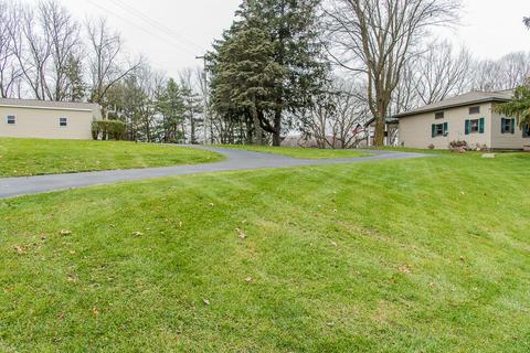 1007 110th Ave, Plainwell, MI 49080 photo 2