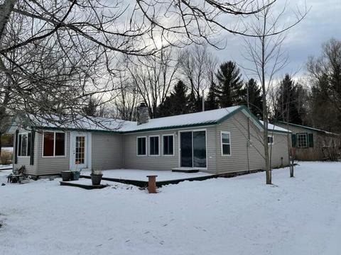 5432 Timberbend Rd, Sears, MI 49679 photo 2