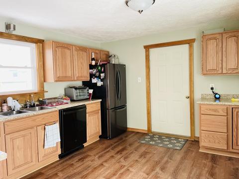 365 Second St, Manistee, MI 49660 photo 8