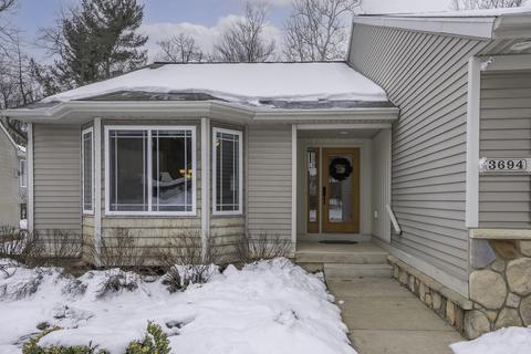 3694 Creekside Dr, Dorr, MI 49323 photo 1