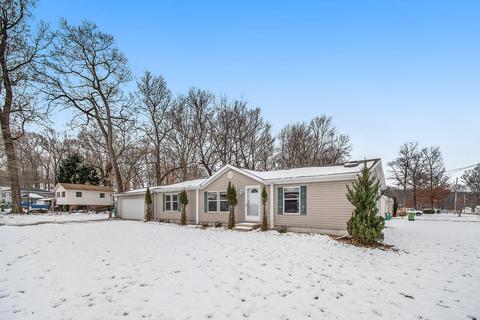 23 Oak Grove Rd, Springfield, MI 49037 photo 2