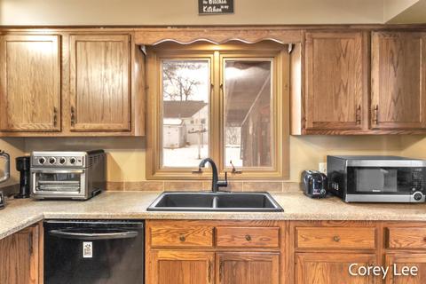 335 E Congress St, Belding, MI 48809 photo 10