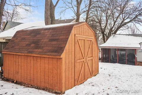 335 E Congress St, Belding, MI 48809 photo 32
