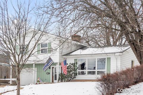 335 E Congress St, Belding, MI 48809 photo 3