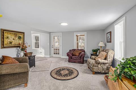 1227 Wayne St, Jackson, MI 49202 photo 8