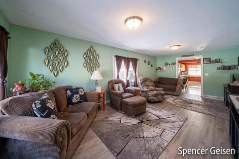817 Fair St, Belding, MI 48809 photo 3