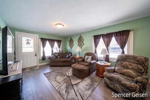 817 Fair St, Belding, MI 48809 photo 4