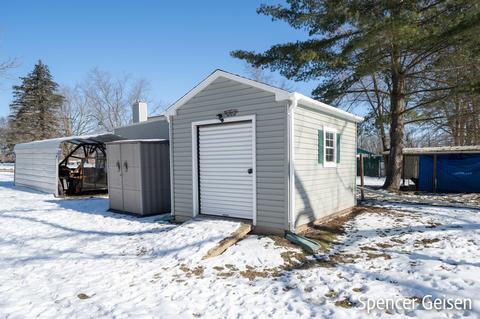 817 Fair St, Belding, MI 48809 photo 45