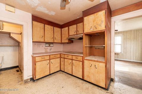 425 Riverside Dr, Constantine, MI 49042 photo 4