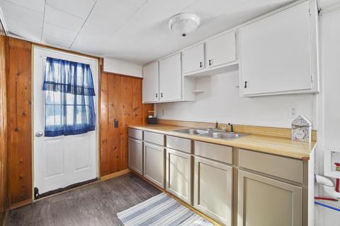 704 Longfellow Ave, Jackson, MI 49202 photo 7