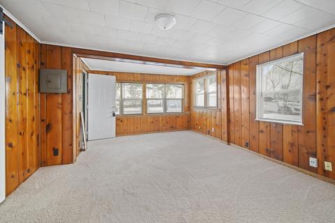 704 Longfellow Ave, Jackson, MI 49202 photo 4