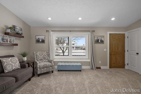 6912 Eric Ave, Jenison, MI 49428 photo 3