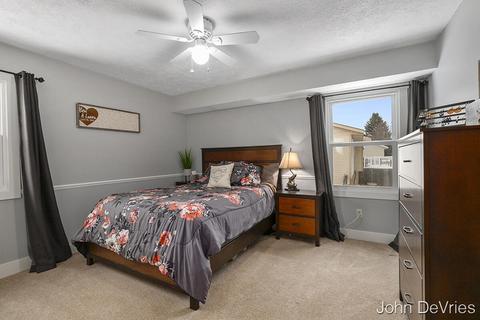 6912 Eric Ave, Jenison, MI 49428 photo 11