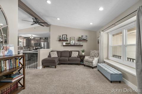 6912 Eric Ave, Jenison, MI 49428 photo 5