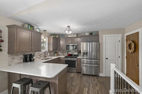 6912 Eric Ave, Jenison, MI 49428 photo 9