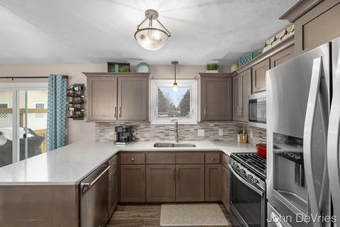 6912 Eric Ave, Jenison, MI 49428 photo 7