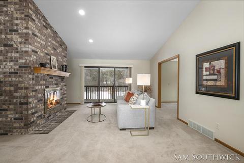 928 Park St, Belding, MI 48809 photo 3