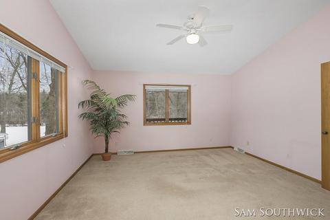 928 Park St, Belding, MI 48809 photo 10