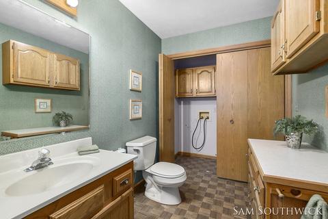 928 Park St, Belding, MI 48809 photo 9
