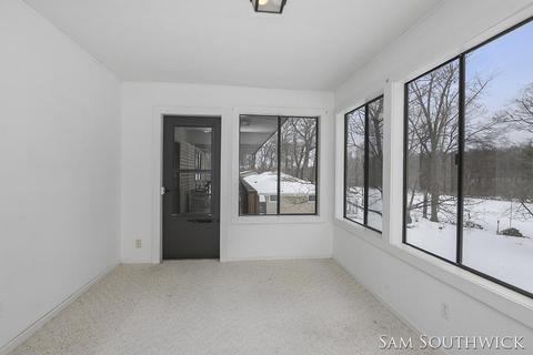 928 Park St, Belding, MI 48809 photo 7