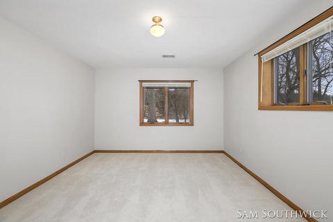 928 Park St, Belding, MI 48809 photo 14