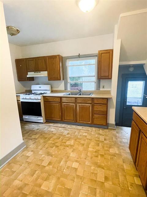 336 Adams St, Jackson, MI 49202 photo 6