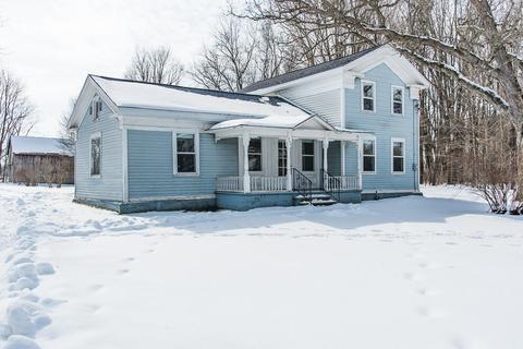 738 105th Ave, Plainwell, MI 49080 photo 1