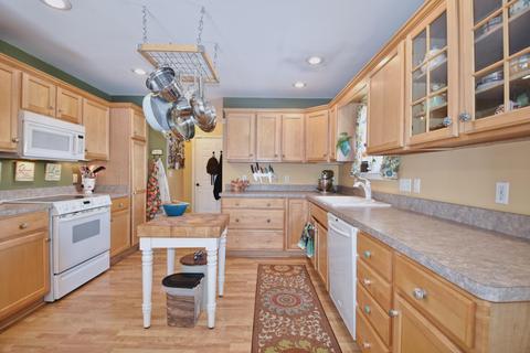 933 Sunburst Dr, Jackson, MI 49203 photo 13