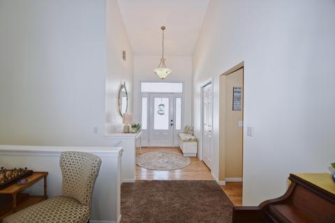 933 Sunburst Dr, Jackson, MI 49203 photo 3