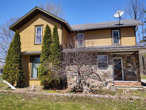 312 E Allen St, Hanover, MI 49241 photo 2