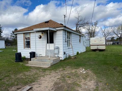 1030 Cedar St, Baldwin, MI 49304 photo 2