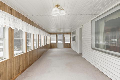 288 Eckert Rd, Freeport, MI 49325 photo 4
