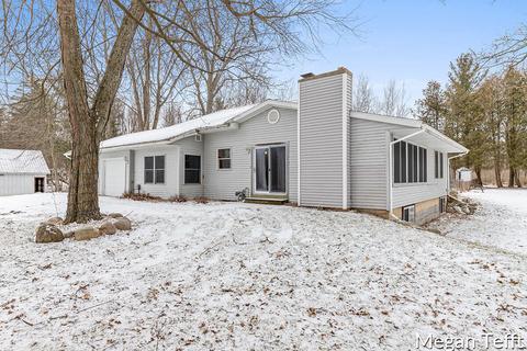 730 W 120th St, Grant, MI 49327 photo 2