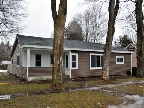 4426 Division St, Mcbride, MI 48852 photo 1