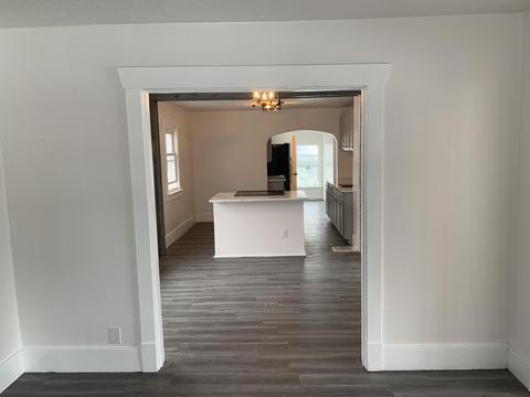 409 Roe St, Buchanan, MI 49107 photo 5