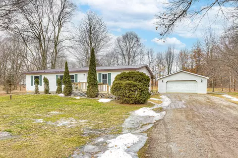 3920 Clarkway Rd, Jackson, MI 49203 photo 2