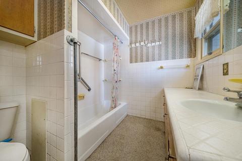 409 Exchange St, Gobles, MI 49055 photo 10