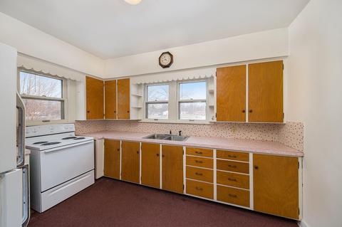 409 Exchange St, Gobles, MI 49055 photo 5