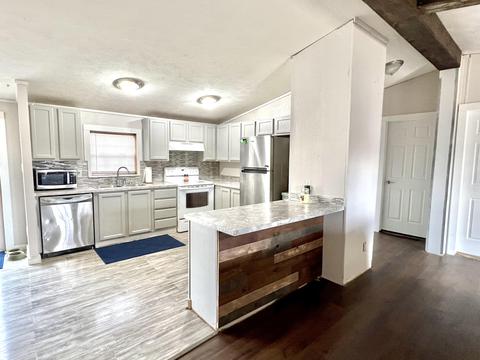 126 Robin Dr, Coldwater, MI 49036 photo 3