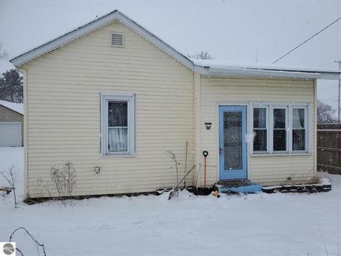 408 Wright Street St, Cadillac, MI 49601 photo 1