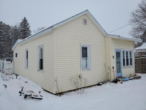 408 Wright Street St, Cadillac, MI 49601 photo 4