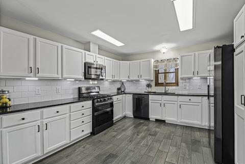 657 M-89, Plainwell, MI 49080 photo 7