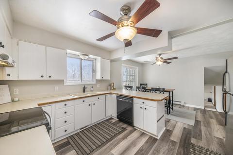 814 Glenview Dr, Plainwell, MI 49080 photo 5