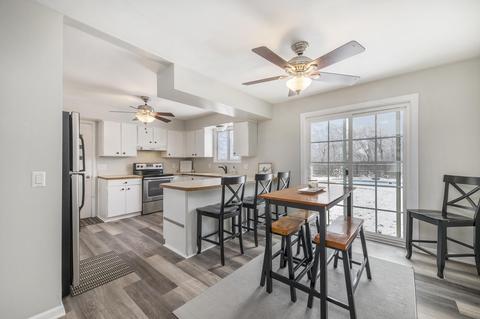 814 Glenview Dr, Plainwell, MI 49080 photo 3