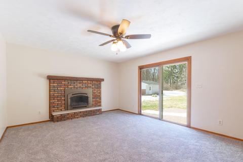 4910 Firethorne Dr, Jackson, MI 49201 photo 4