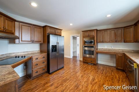 616 Morton Ave, Belding, MI 48809 photo 12