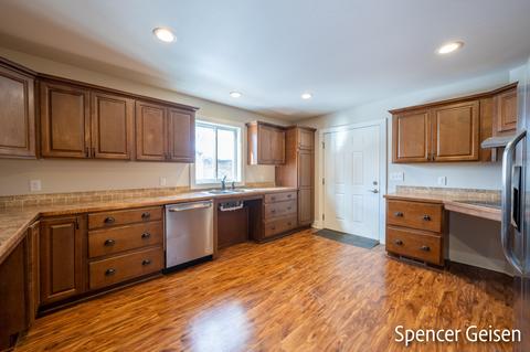616 Morton Ave, Belding, MI 48809 photo 9