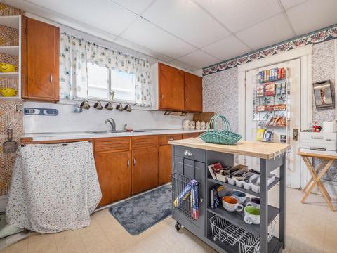 835 Center St, Jackson, MI 49202 photo 12