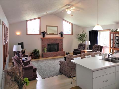 566 Abbott St, Colon, MI 49040 photo 2